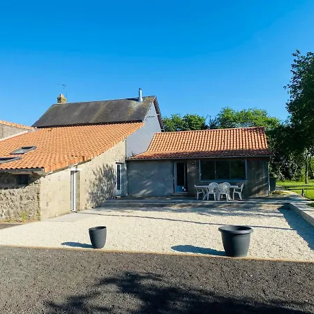 La Belle Etoile Piscine Interieure Chauffee Casa de Férias