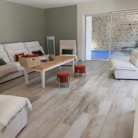 Casa de Férias La Belle Etoile Piscine Interieure Chauffee