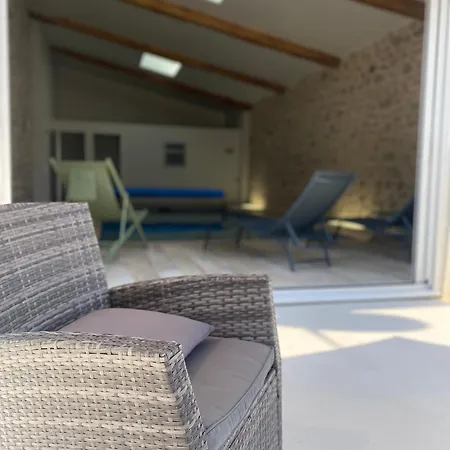 La Belle étoile Piscine Intérieure Chauffée Hébergement de vacances *